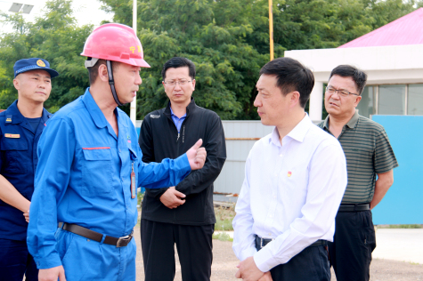 中卫市市长李晓波一行到宁夏华御调研项目进度